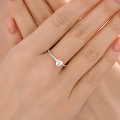 Кольцо из золота 585 пробы с фианитами