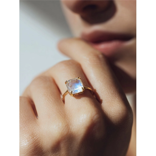 Лунный камень кушон бесцветный