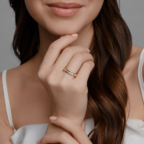 Обручальное кольцо из золота 585 пробы с бриллиантами