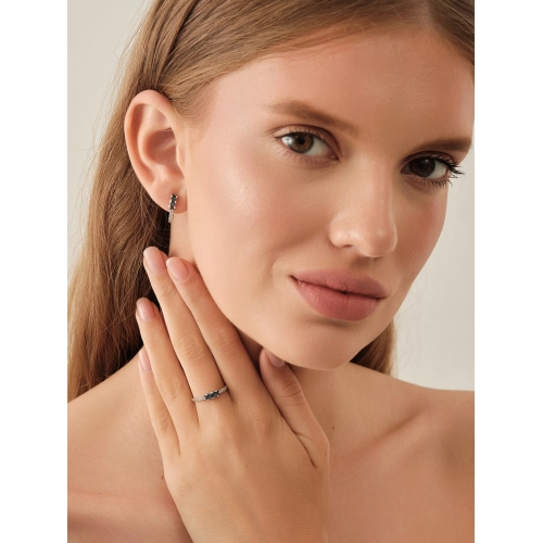 Кольцо из белого золота 585 пробы с топазами London Blue и фианитами