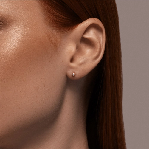 Серьги пусеты из золота 585 пробы с бриллиантами