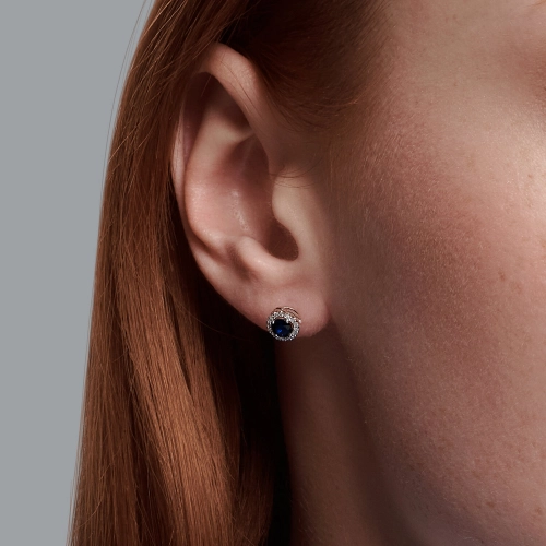 Серьги пусеты из белого золота 585 пробы с сапфирами и бриллиантами