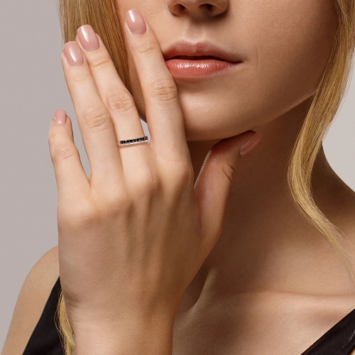 Кольцо из белого золота 585 пробы с белыми и черными бриллиантами