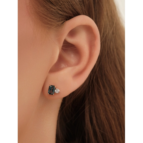 Серьги пусеты из золота 585 пробы с топазом London Blue и фианитами