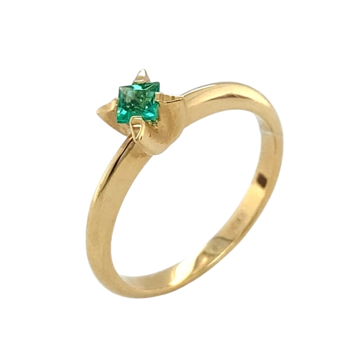 Кольцо (750 ж) изумруд