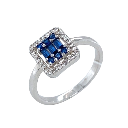 Кольцо из серебра 925 пробы с искусственным сапфиром и фианитами