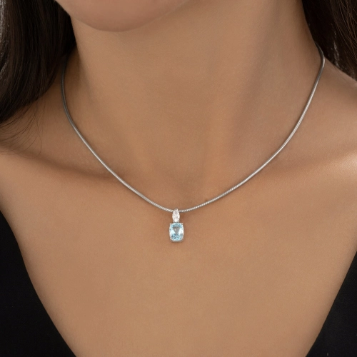 Подвеска из серебра 925 пробы с топазами и фианитами