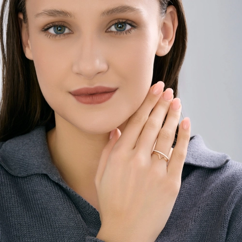 Кольцо из золота 585 пробы с фианитами