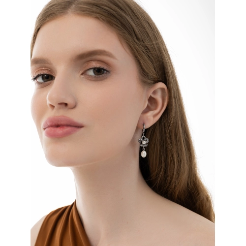 Серьги из серебра 925 пробы с синтетическим жемчугом и фианитами