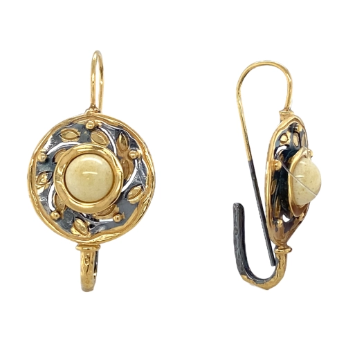 Серьги петельки из серебра 925 пробы с позолотой, с белым янтарем