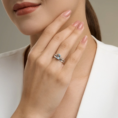 Кольцо из серебра 925 пробы с топазом