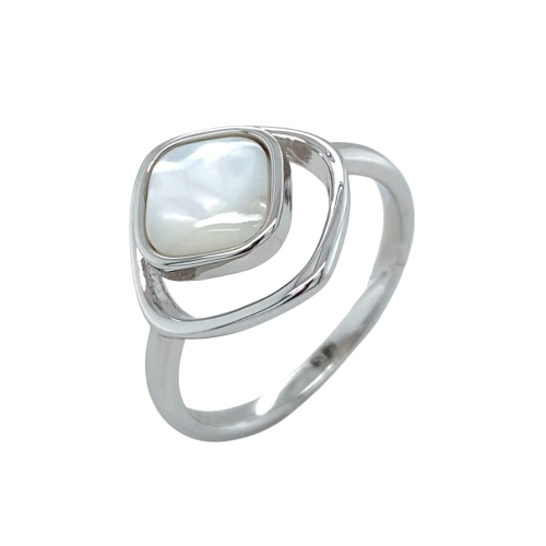 Кольцо из серебра 925 пробы с перламутром