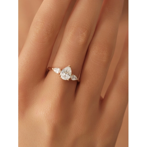 Кольцо из золота 585 пробы с фианитами