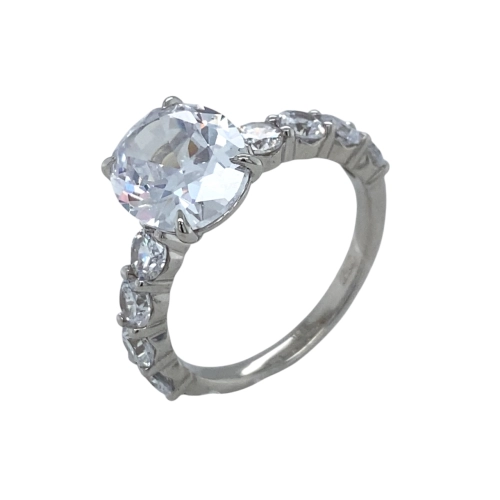 Кольцо из серебра 925 пробы с фианитами