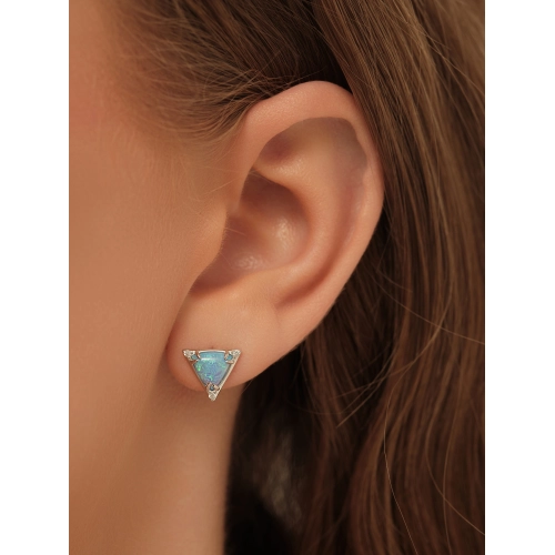 Серьги пусеты из серебра 925 пробы с искусственными опалпми и и фианитам