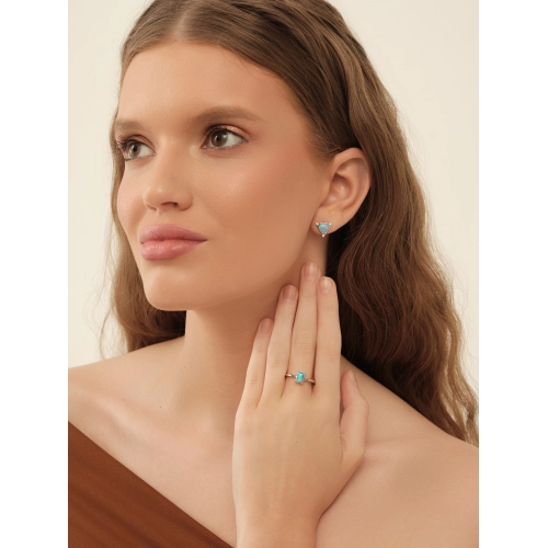 Серьги пусеты из серебра 925 пробы с искусственными опалпми и и фианитам