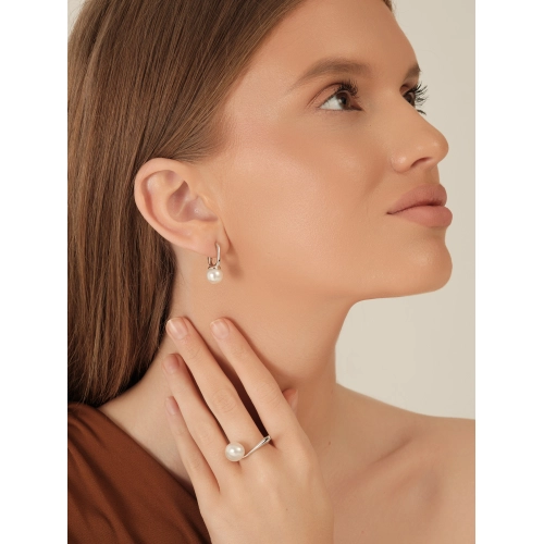 Кольцо из серебра 925 пробы с жемчугом