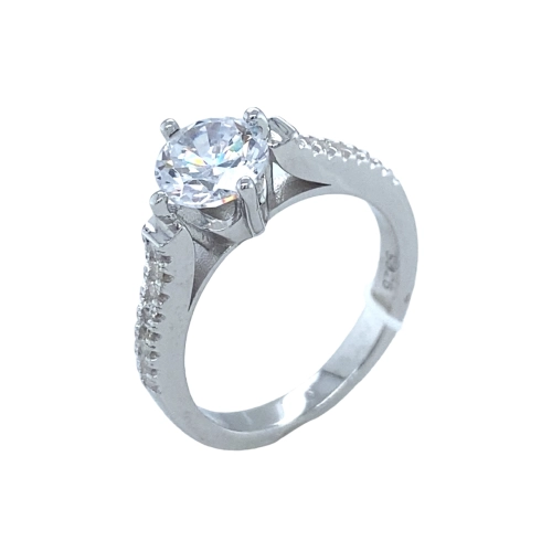 Кольцо из серебра 925 пробы с цирконами