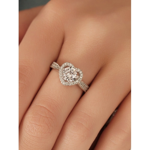 Кольцо из серебра 925 пробы с цирконами