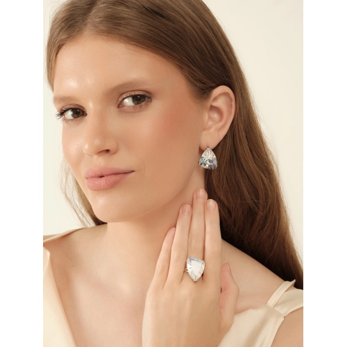 Кольцо из серебра 925 пробы с ювелирным стеклом