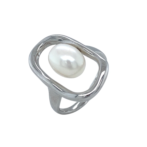 Кольцо из серебра 925 пробы с жемчугом