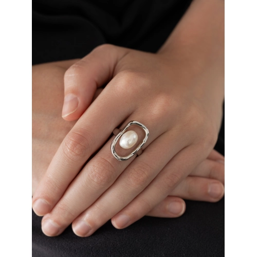 Кольцо из серебра 925 пробы с жемчугом