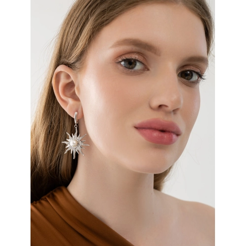 Серьги из серебра 925 пробы с жемчугом и фианитами