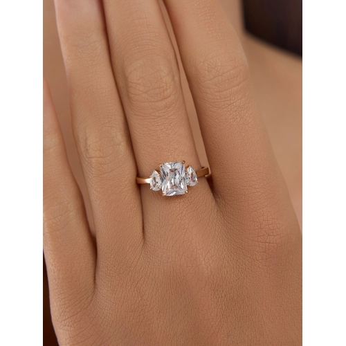 Кольцо из золота 585 пробы с фианитами