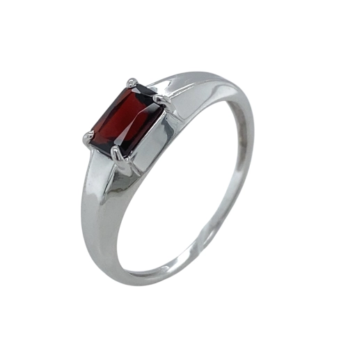 Кольцо из серебра 925 пробы с гранатом