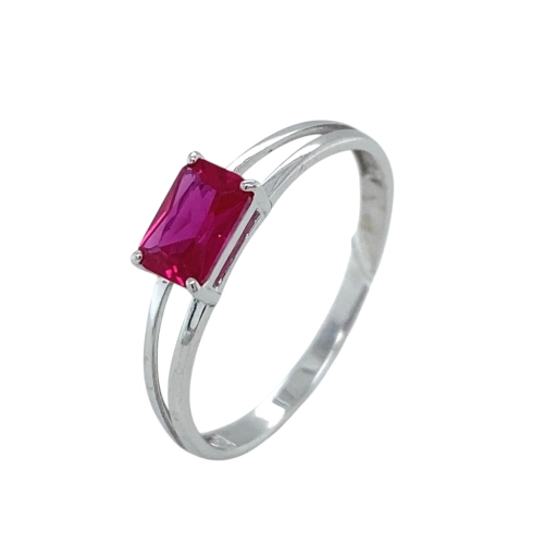 Кольцо из серебра 925 пробы с выращенным рубином