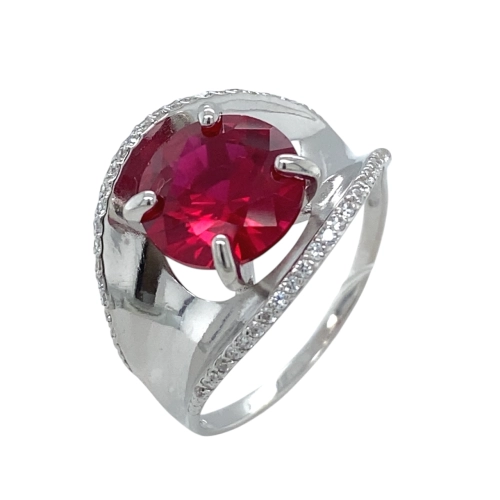 Кольцо из серебра 925 пробы с искусственным рубинами и фианитами