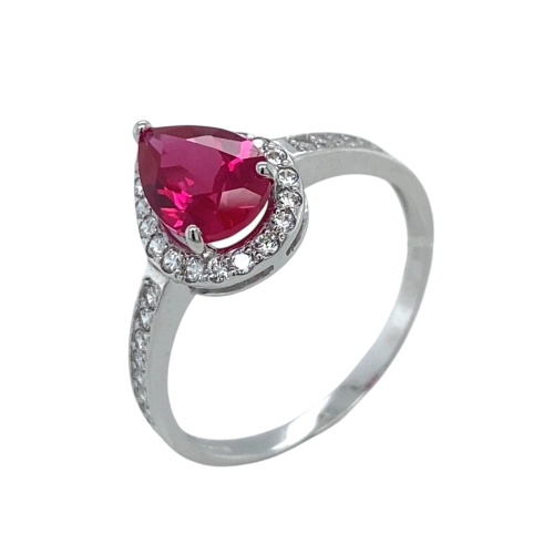 Кольцо из серебра 925 пробы с искусственным рубинами и фианитами