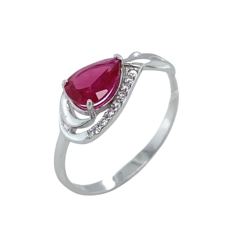 Кольцо из серебра 925 пробы с искусственным рубинами и фианитами