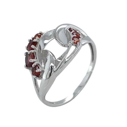 Кольцо из серебра 925 пробы с гранатом