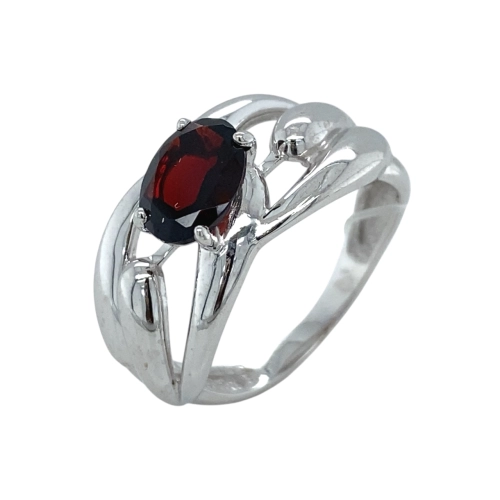 Кольцо из серебра 925 пробы с гранатом