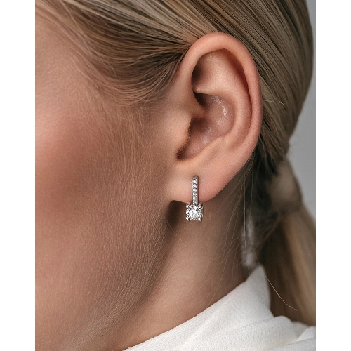 Серьги из белого золота 750 пробы с бриллиантами