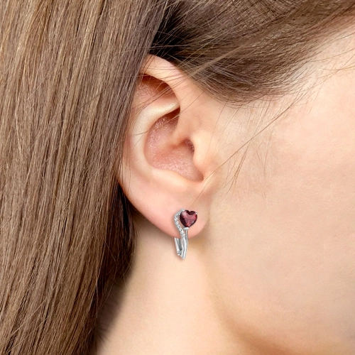 Серьги из серебра 925 пробы с гранатами и фианитами