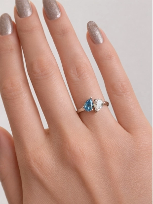 Кольцо из белого золота 585 пробы с цветными фианитами