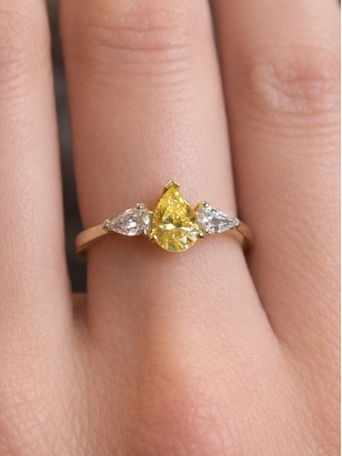 Кольцо из желтого золота 585 пробы с цветными фианитами