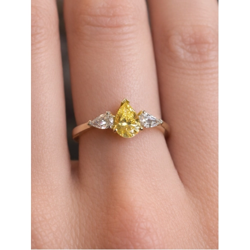 Кольцо из желтого золота 585 пробы с цветными фианитами