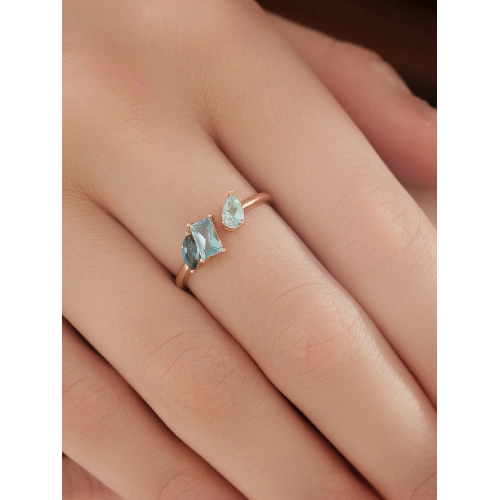 Кольцо из золота 585 пробы с топазами и топазом London Blue