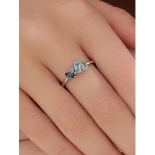 Кольцо из белого золота 585 пробы с топазами и топазами London Blue