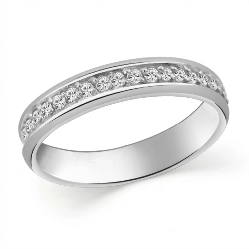 Кольцо из серебра 925 пробы с фианитами