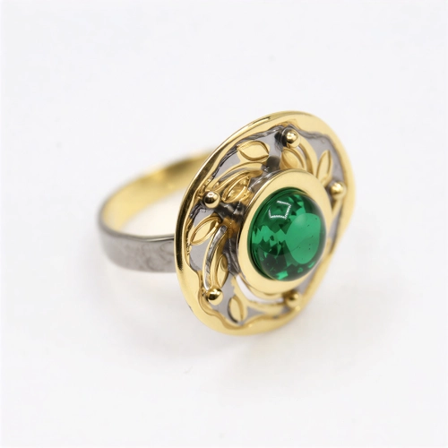 Кольцо из серебра 925 пробы с позолотой, с зеленым янтарем
