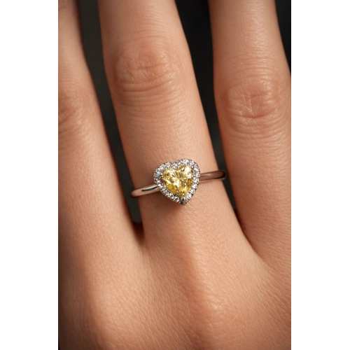 Кольцо из белого золота 585 пробы с цветными фианитами