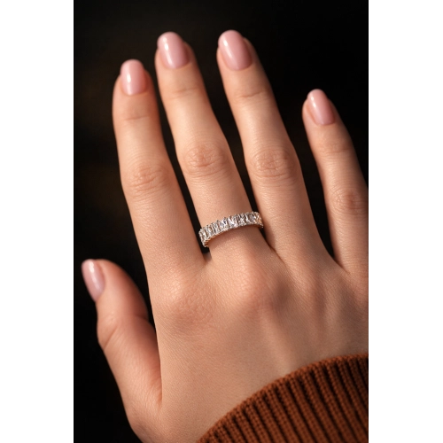 Кольцо из золота 585 пробы с фианитами