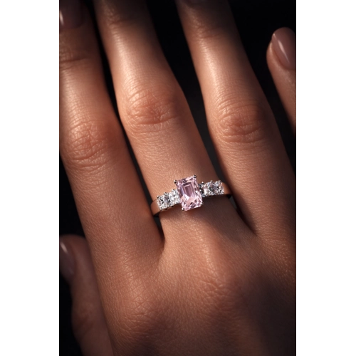 Кольцо из белого золота 585 пробы с цветными фианитами