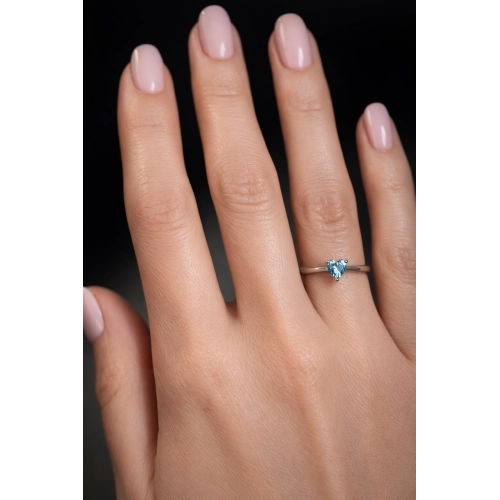 Кольцо из белого золота 585 пробы с цветными фианитами