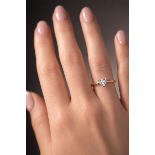 Кольцо из золота 585 пробы с фианитами