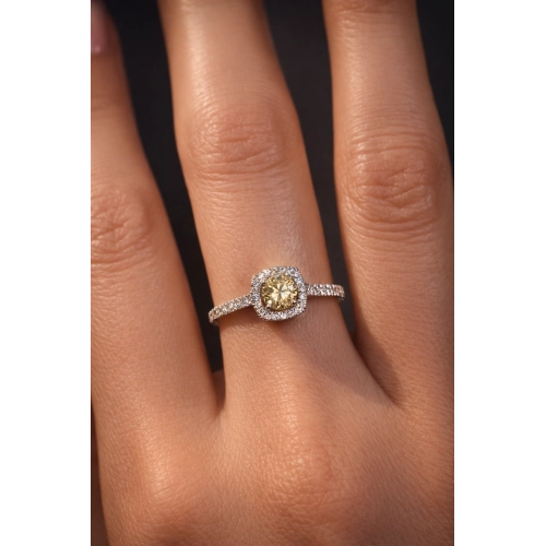 Кольцо из белого золота 585 пробы с цветными фианитами